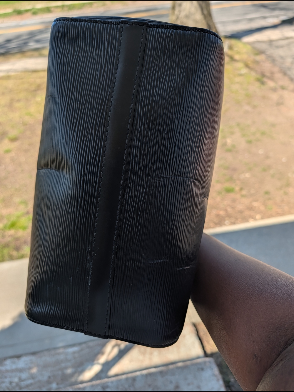Louis Vuitton Black Epi Leather Speedy 25 - Picture 3 of 10